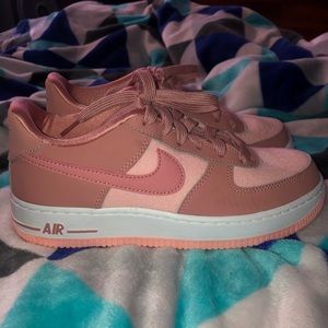 Nike Air Force 1’s Pink Custom
